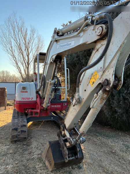 2021 TAKEUCHI TB250-2