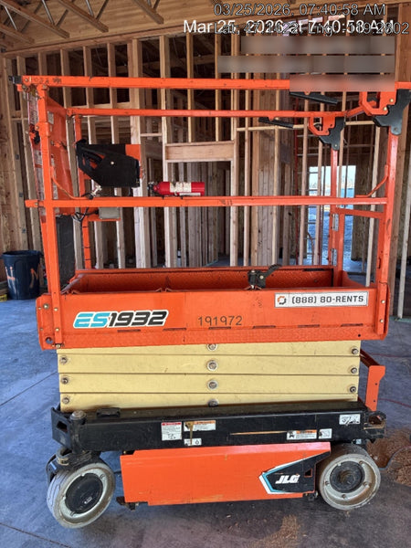 2021 JLG ES1932