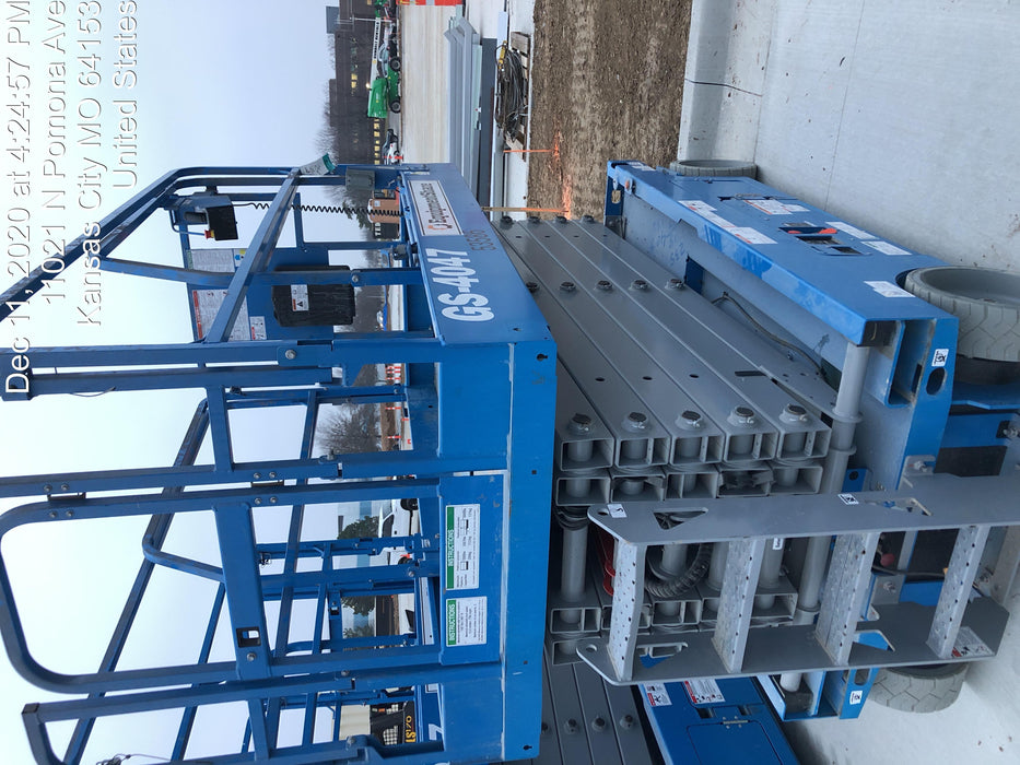 2019 Genie GS-4047 Folding rails with half height swing gate