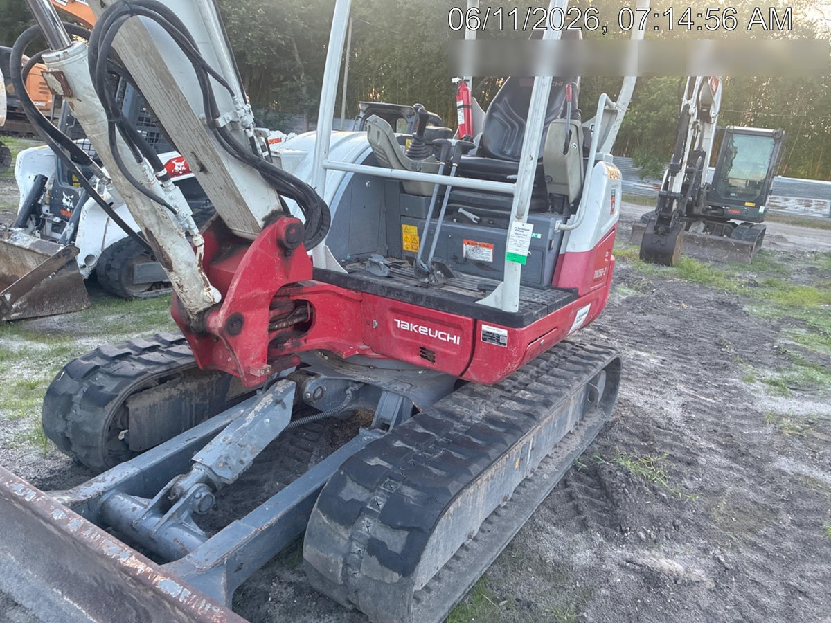 2023 TAKEUCHI TB250-2R