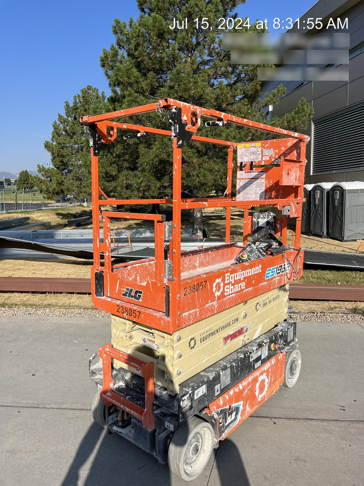 2022 JLG ES1932
