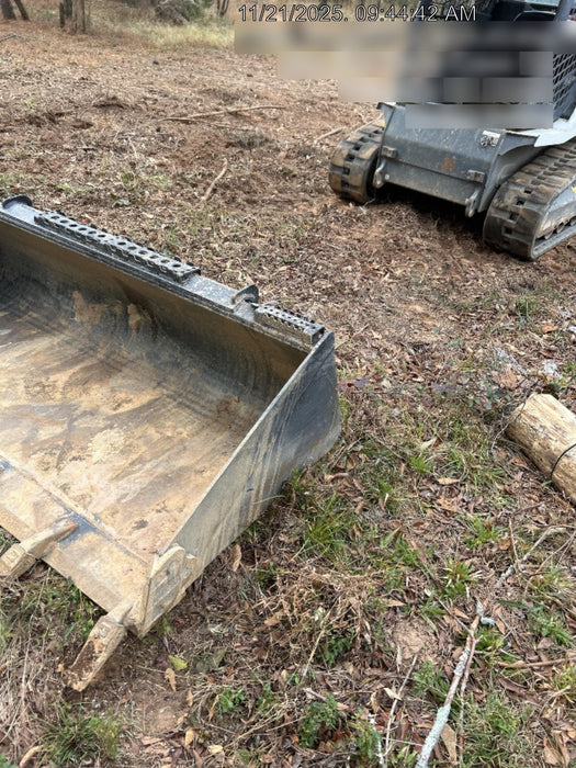 2025 EQUIPMENTSHARE 1006160 - 72" Tooth Bucket, CTL