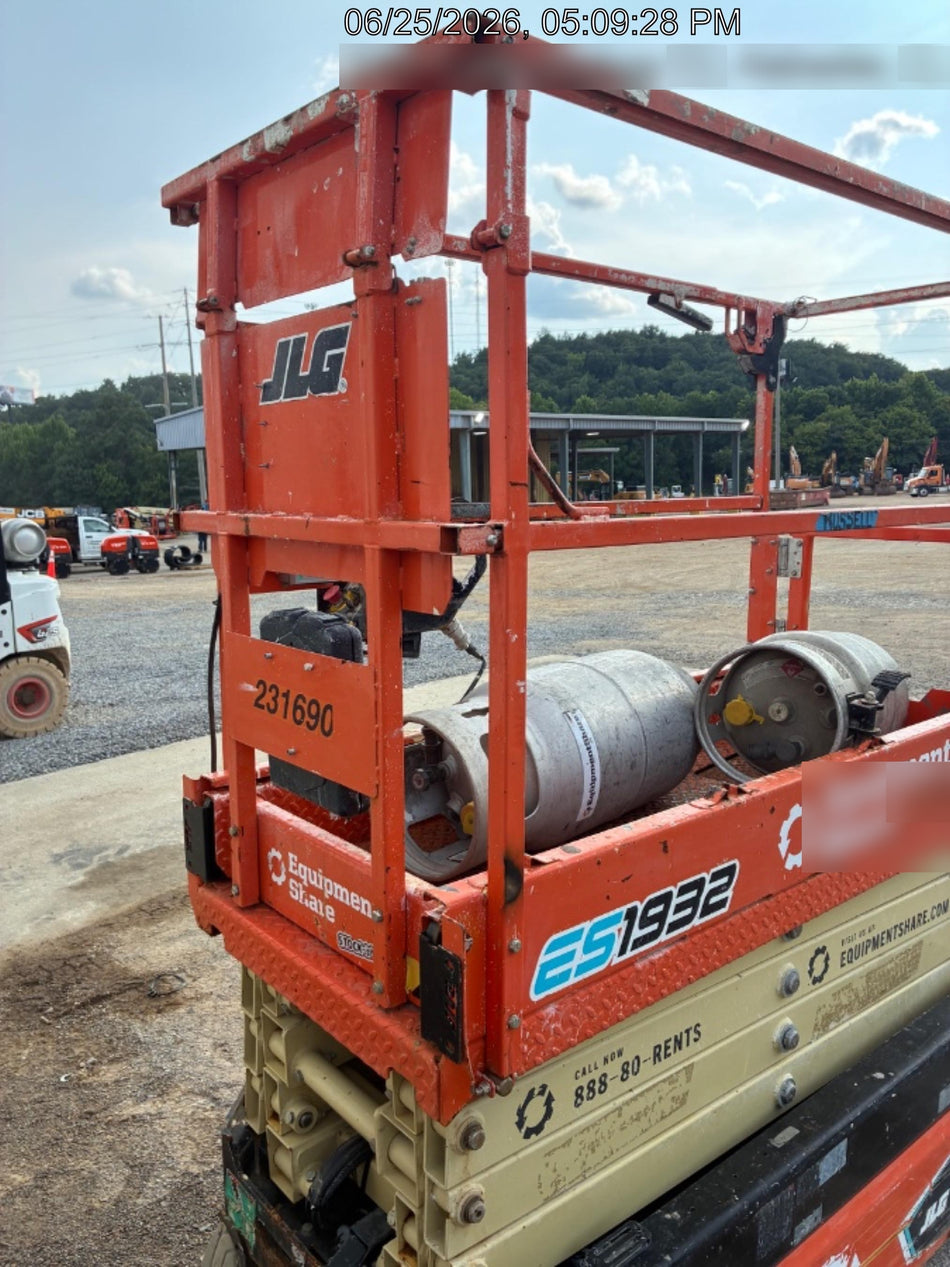 2022 JLG ES1932
