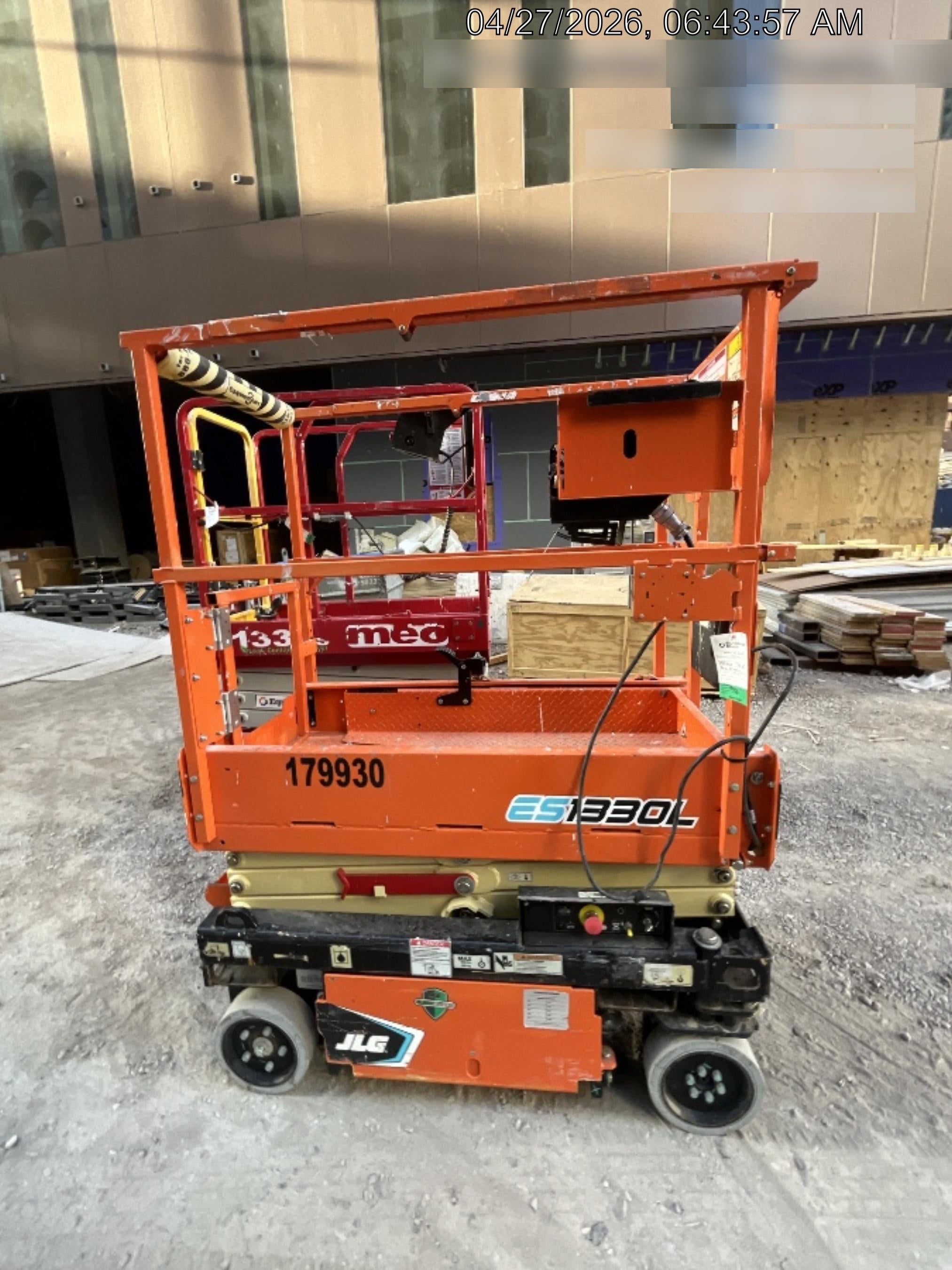 2021 JLG ES1330L