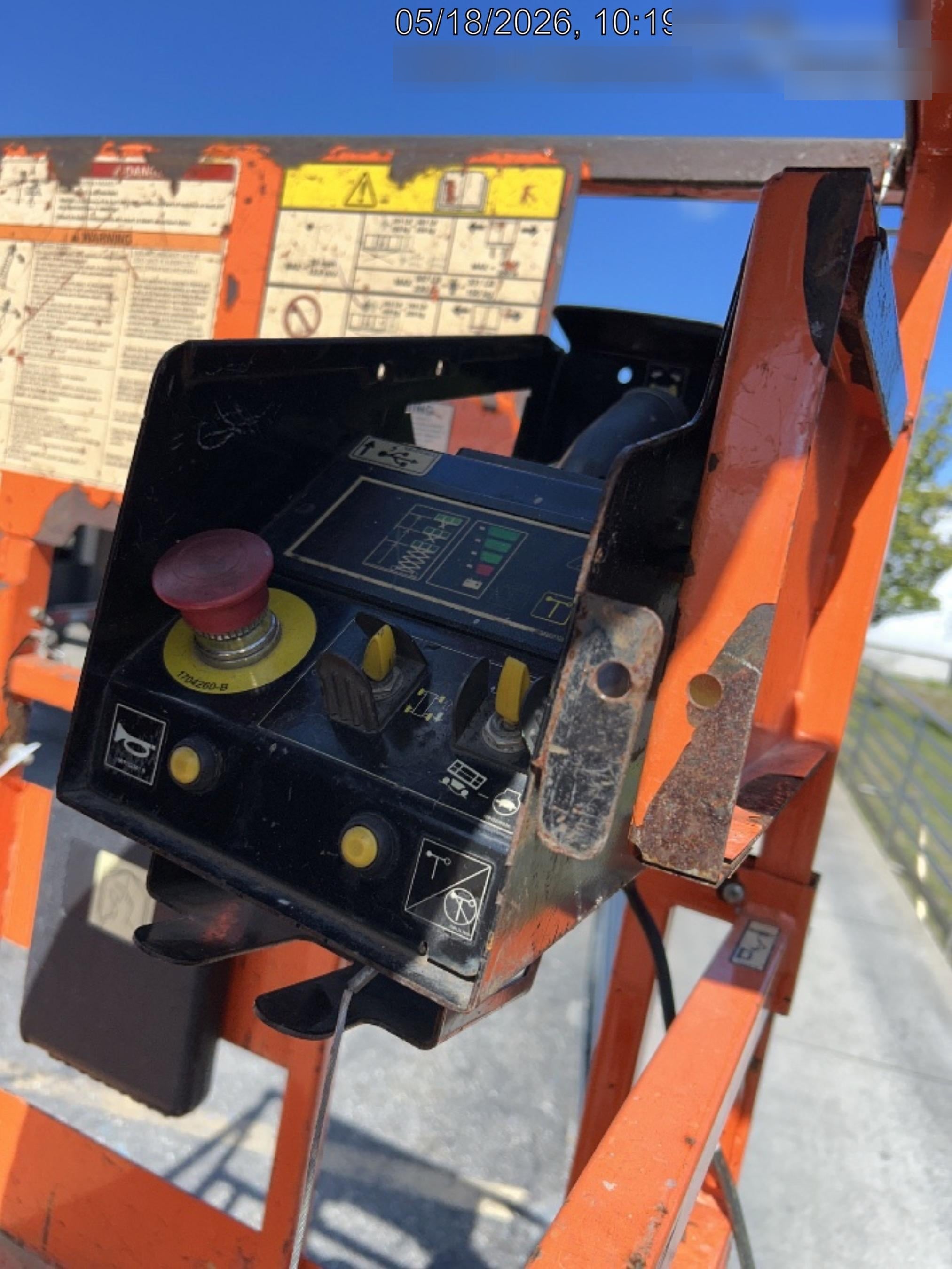 2022 JLG ES3246