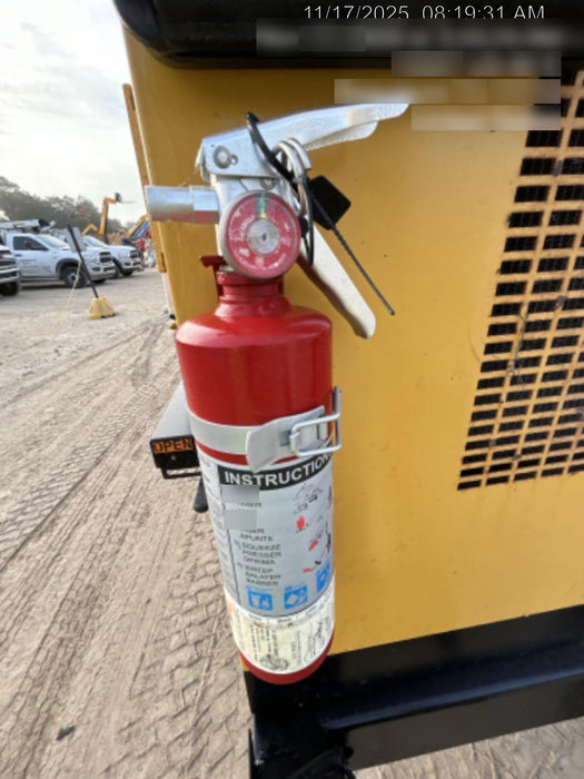 2022 Vac-Tron LP573XDT T4 Koehler Diesel Engine, 500 Gallon Debris Tank, x2 100 Gallon Water Tanks