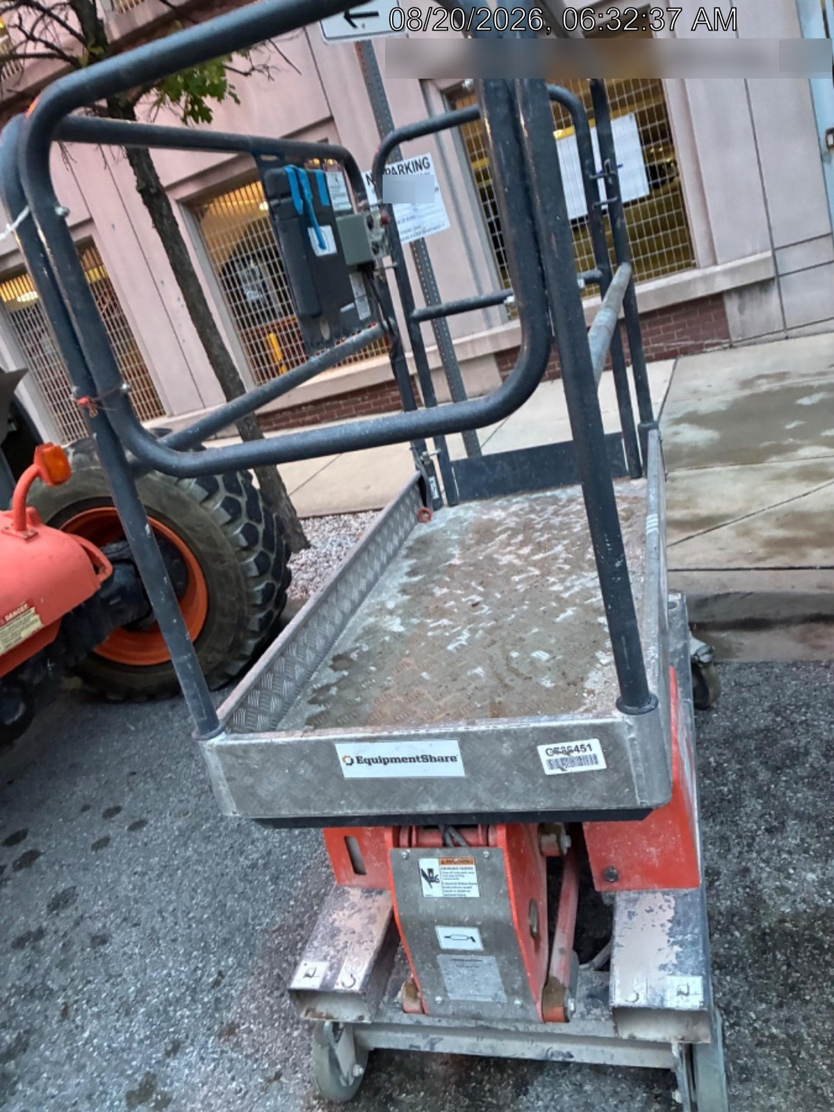 2023 JLG 1030P
