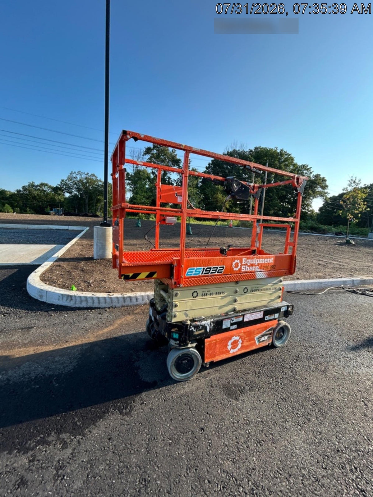2022 JLG ES1932