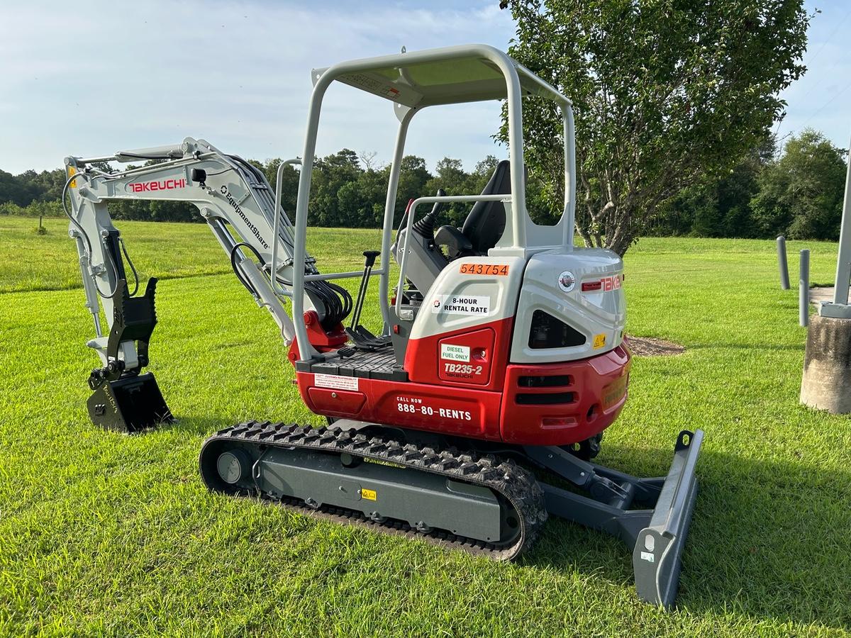 2025 TAKEUCHI TB235-2R