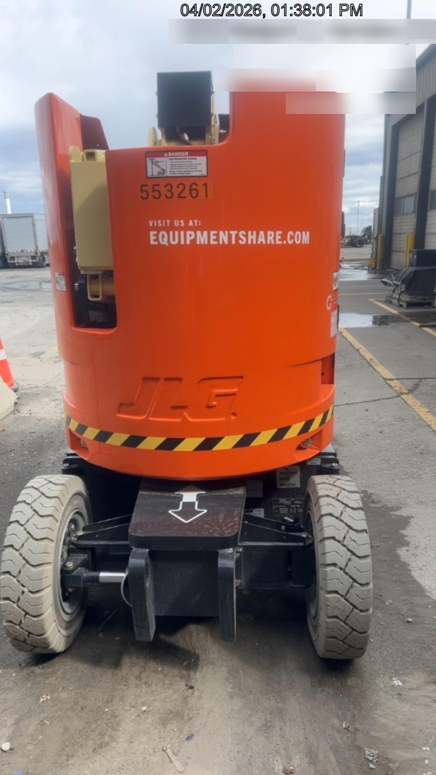 2025 JLG E300AJP