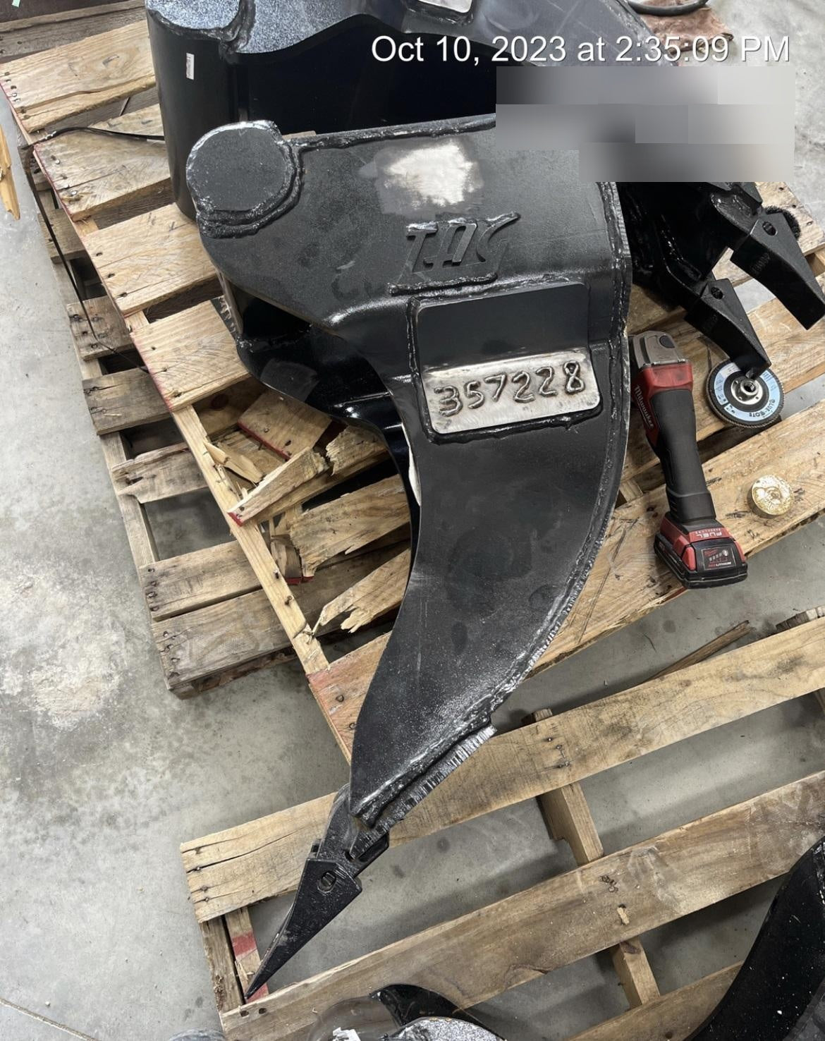 2023 TAG MANUFACTURING 8" Cribbing Bucket -Tag