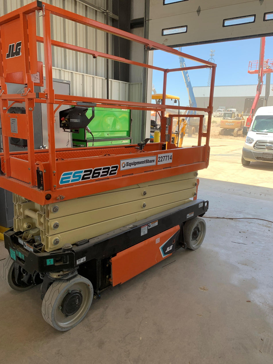 2022 JLG ES2632