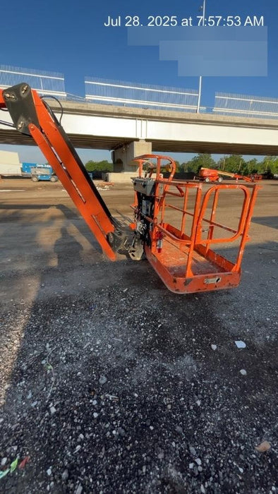2019 JLG 800AJ