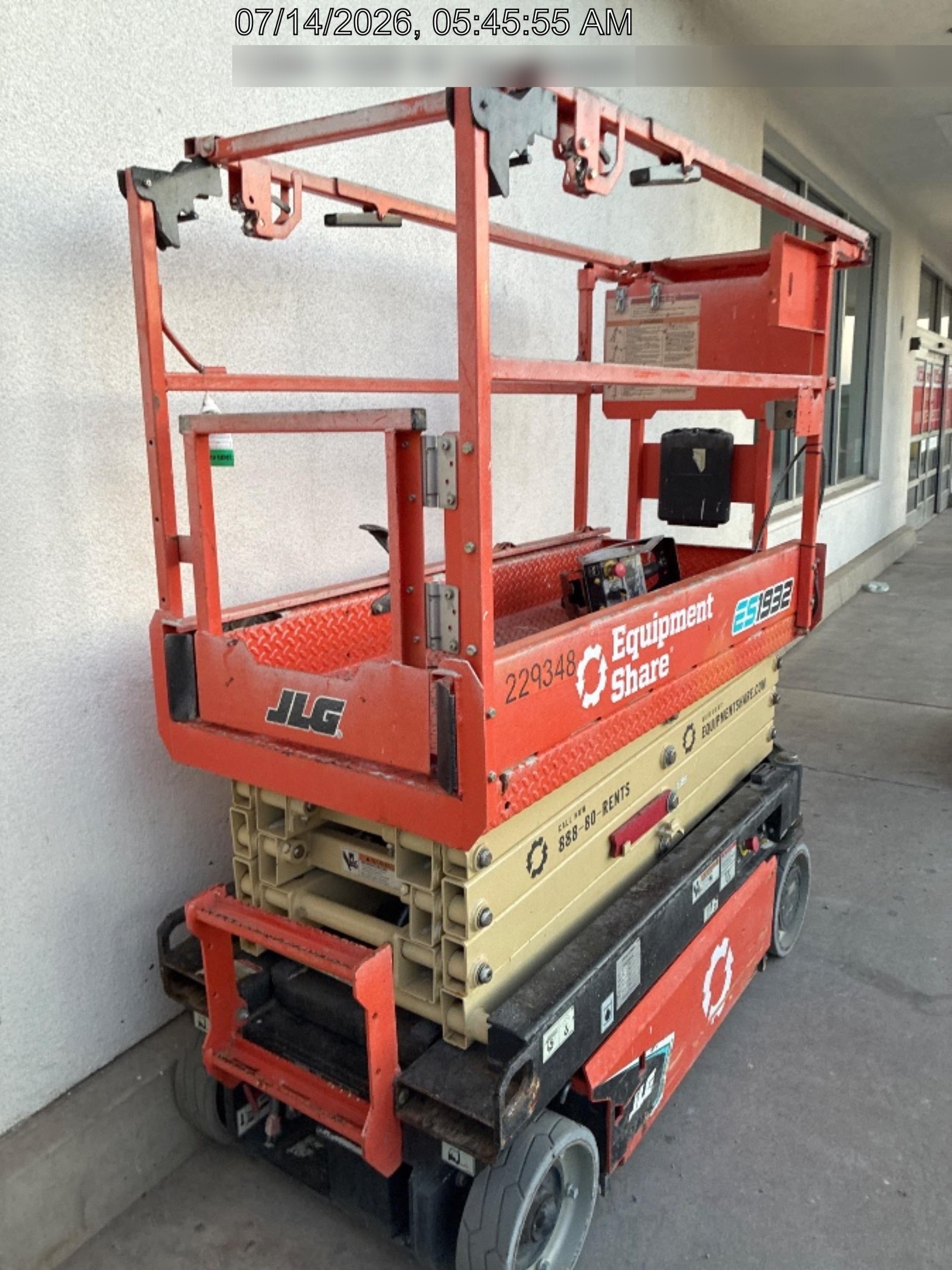 2022 JLG ES1932