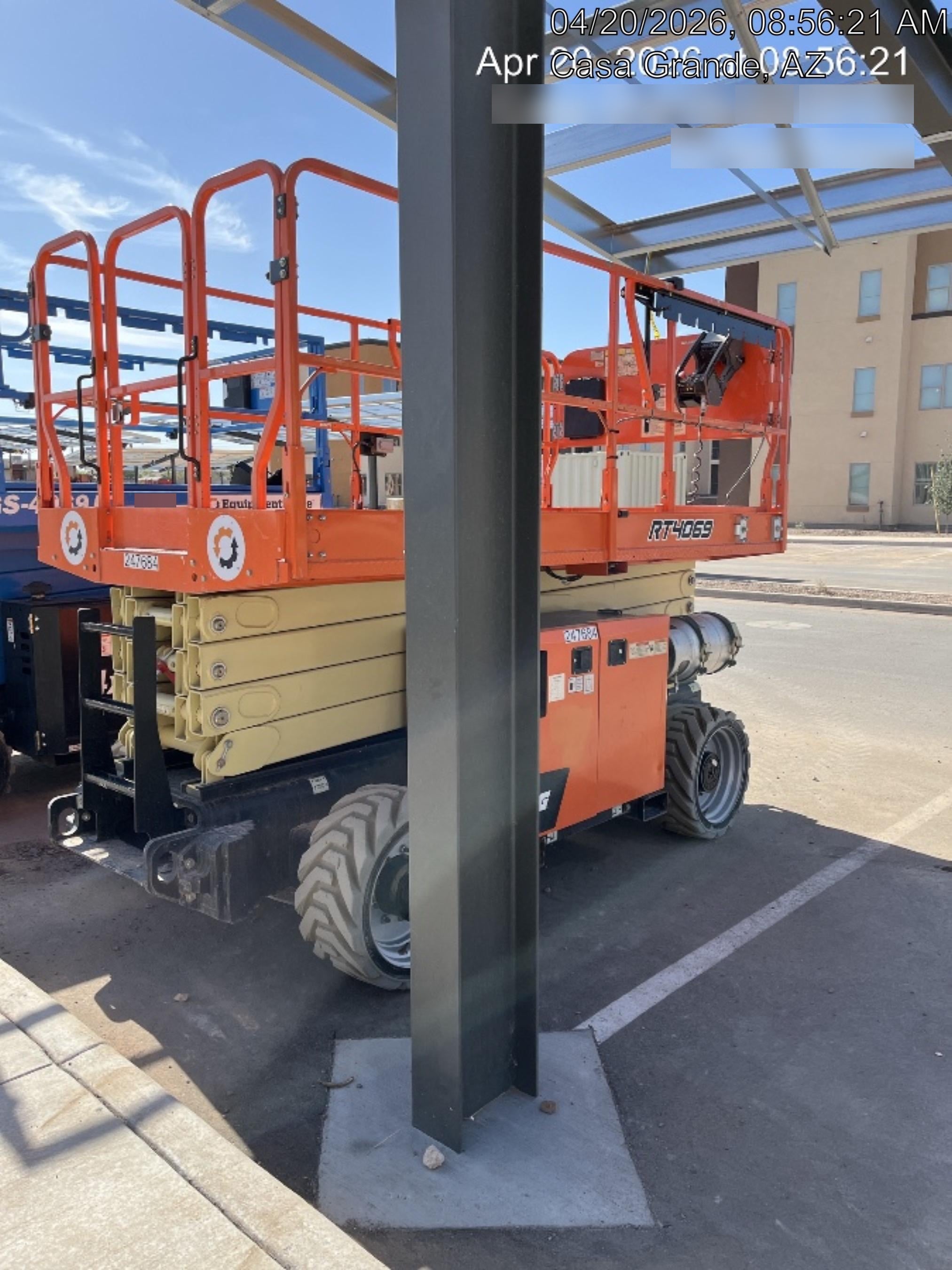 2022 JLG RT4069