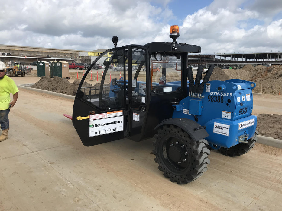 2020 Genie GTH-5519 Cab/Heat/Air, Solid Tires, Work Lights, Beacon, Aux Hydraulics, Back up Alarm