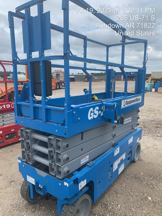 2019 Genie GS-2632 Folding rails with half height swing gate