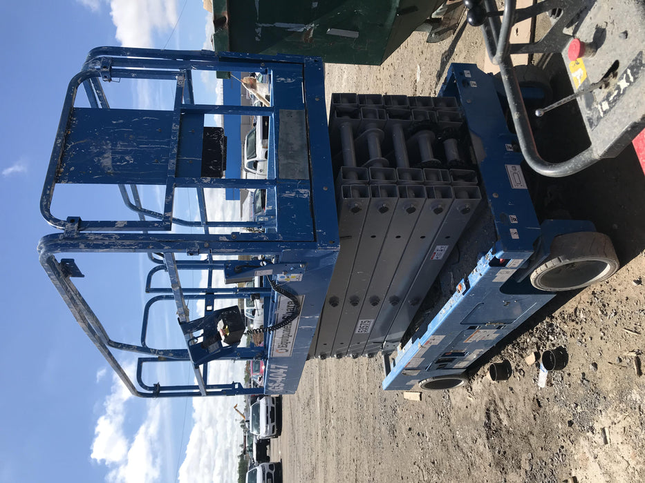 2019 Genie GS-4047 Folding rails with half height swing gate