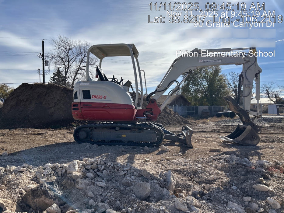 2021 TAKEUCHI TB235-2R