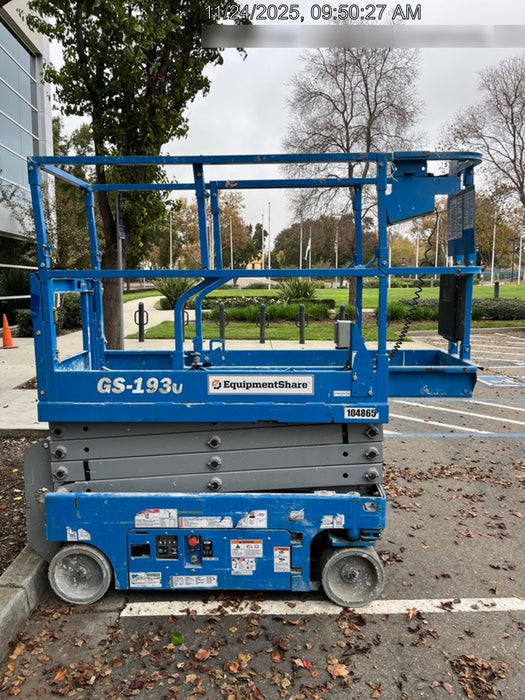 2020 Genie GS-1930 Solid Non Marking Tires, Beacon, Folding rails with half height swing gate, 800W Inverter