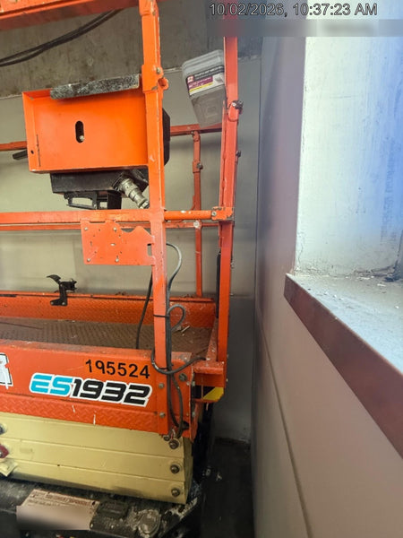 2021 JLG ES1932