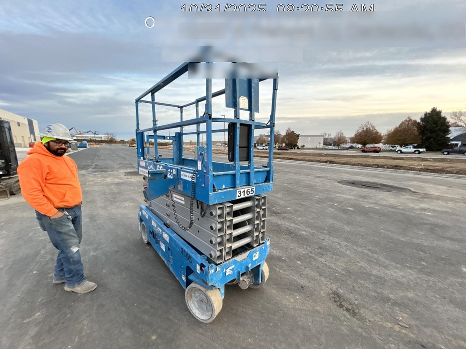 2017 Genie GS-3232 Standard