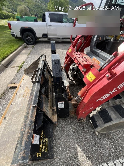 2021 TAKEUCHI 48" Pallet Forks - Takeuchi