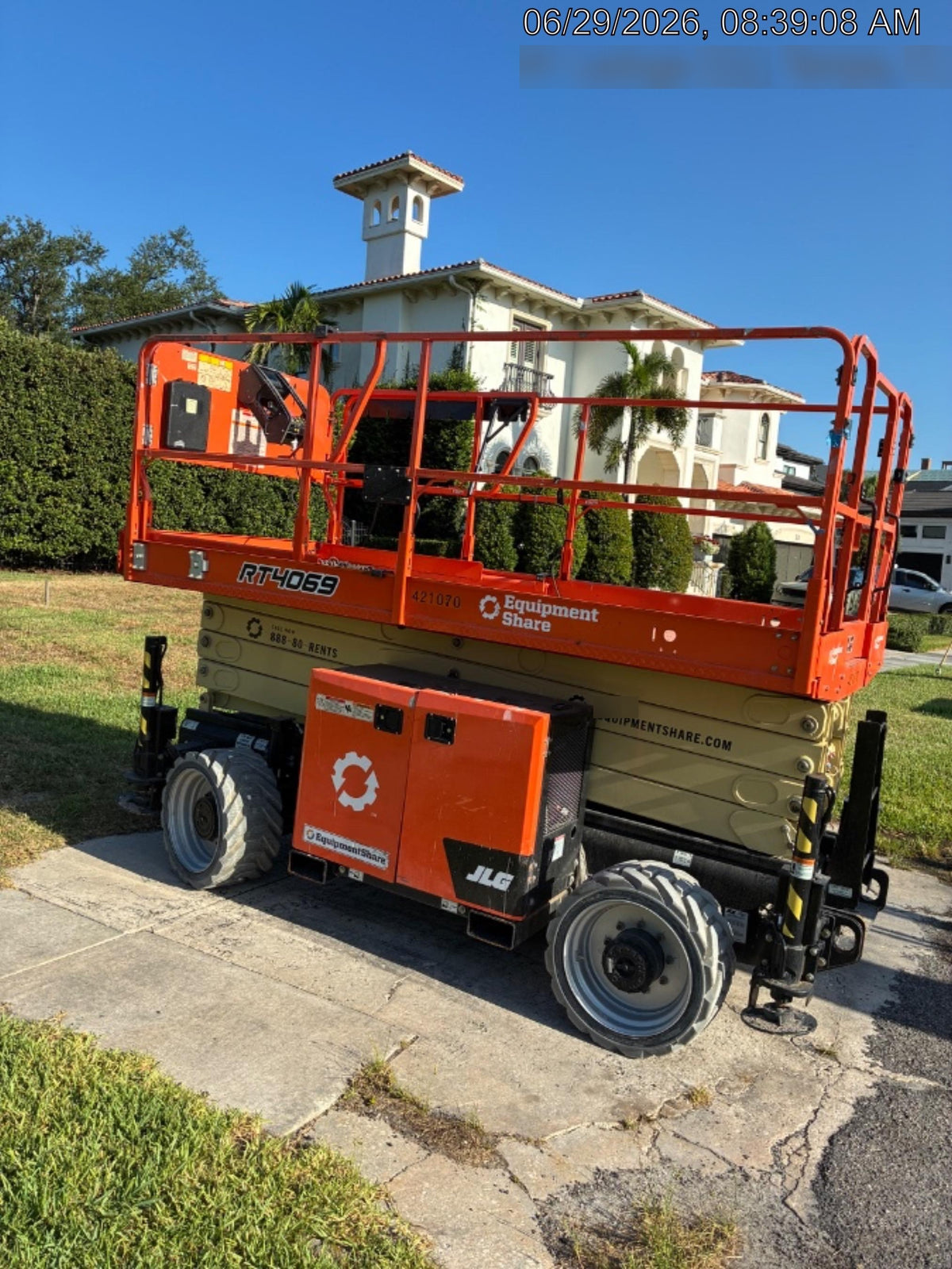 2024 JLG RT4069