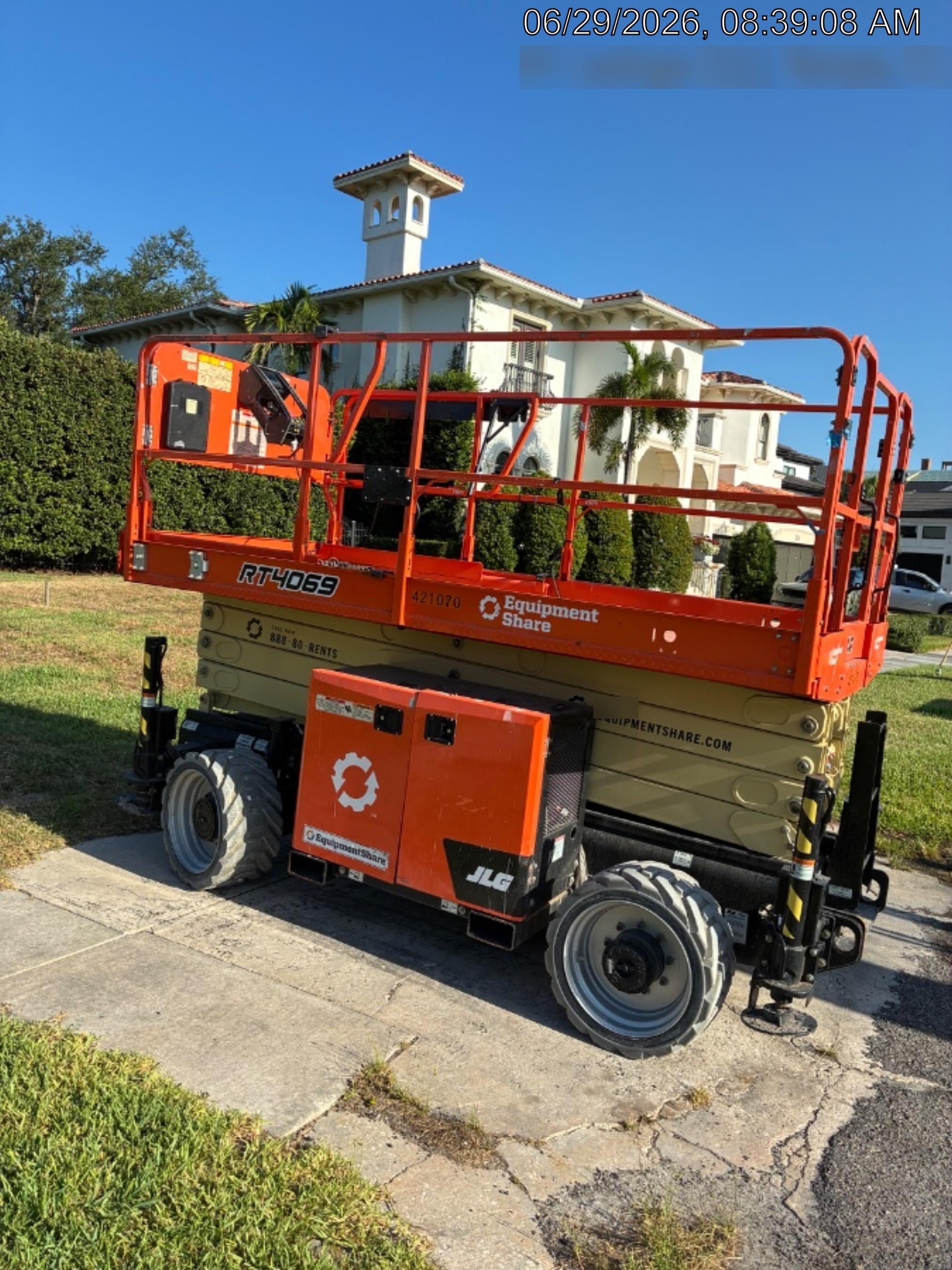 2024 JLG RT4069
