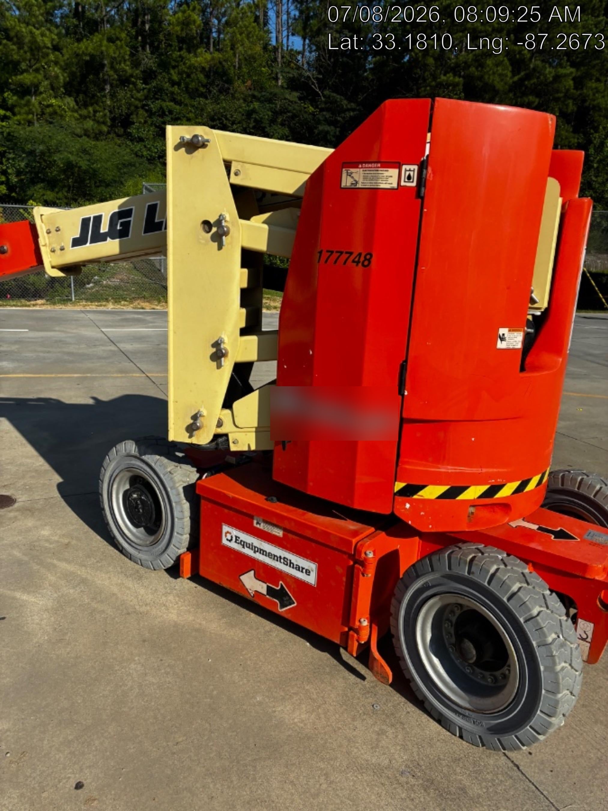 2021 JLG E300AJP
