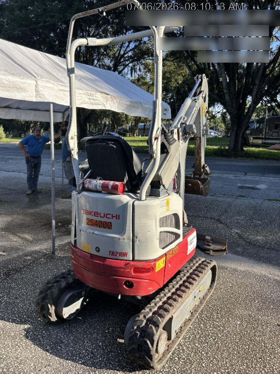 2022 TAKEUCHI TB210R