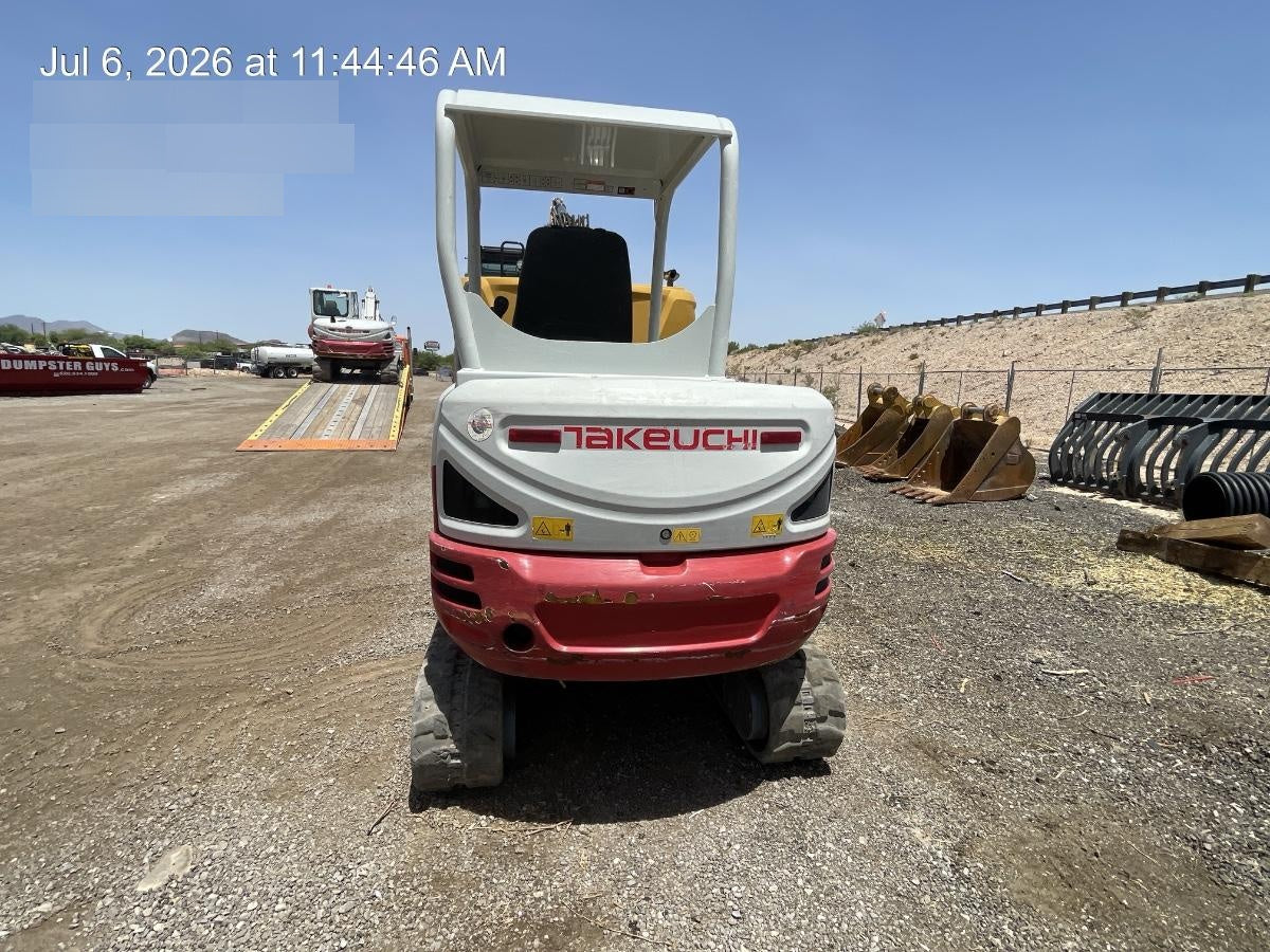 2021 TAKEUCHI TB235-2R