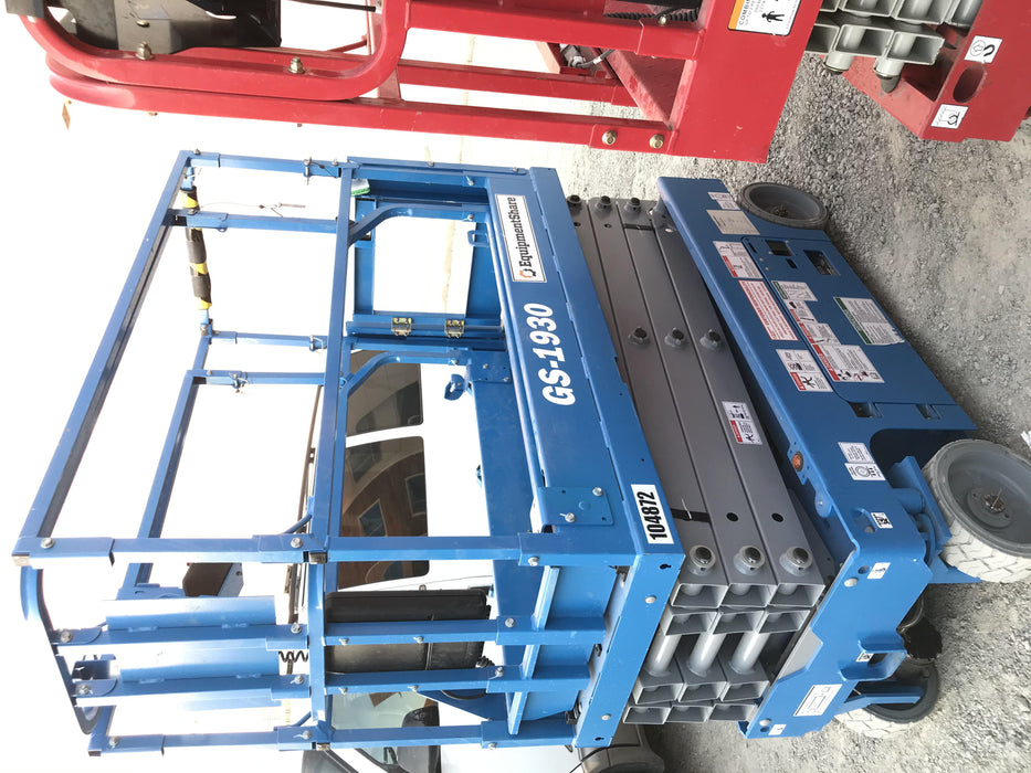 2020 Genie GS-1930 Solid Non Marking Tires, Beacon, Folding rails with half height swing gate, 800W Inverter