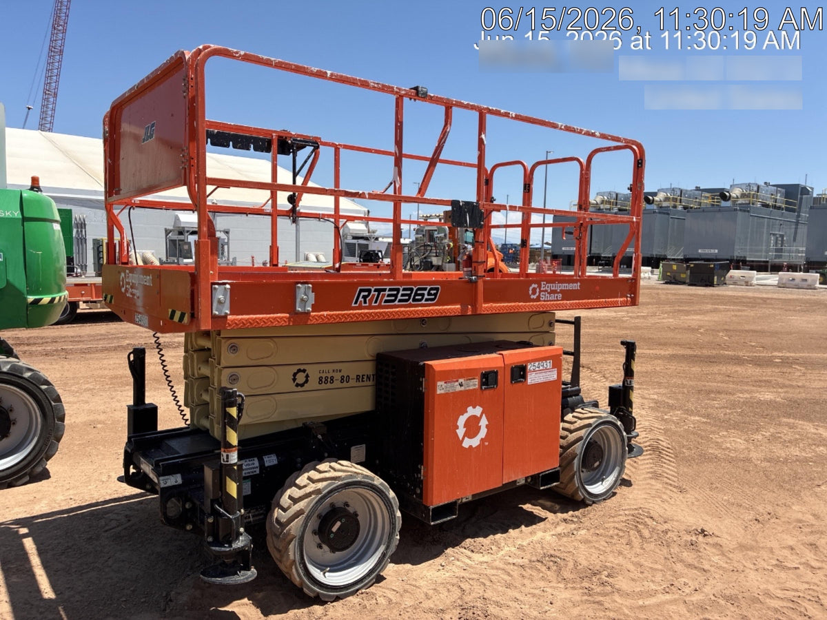 2022 JLG RT3369