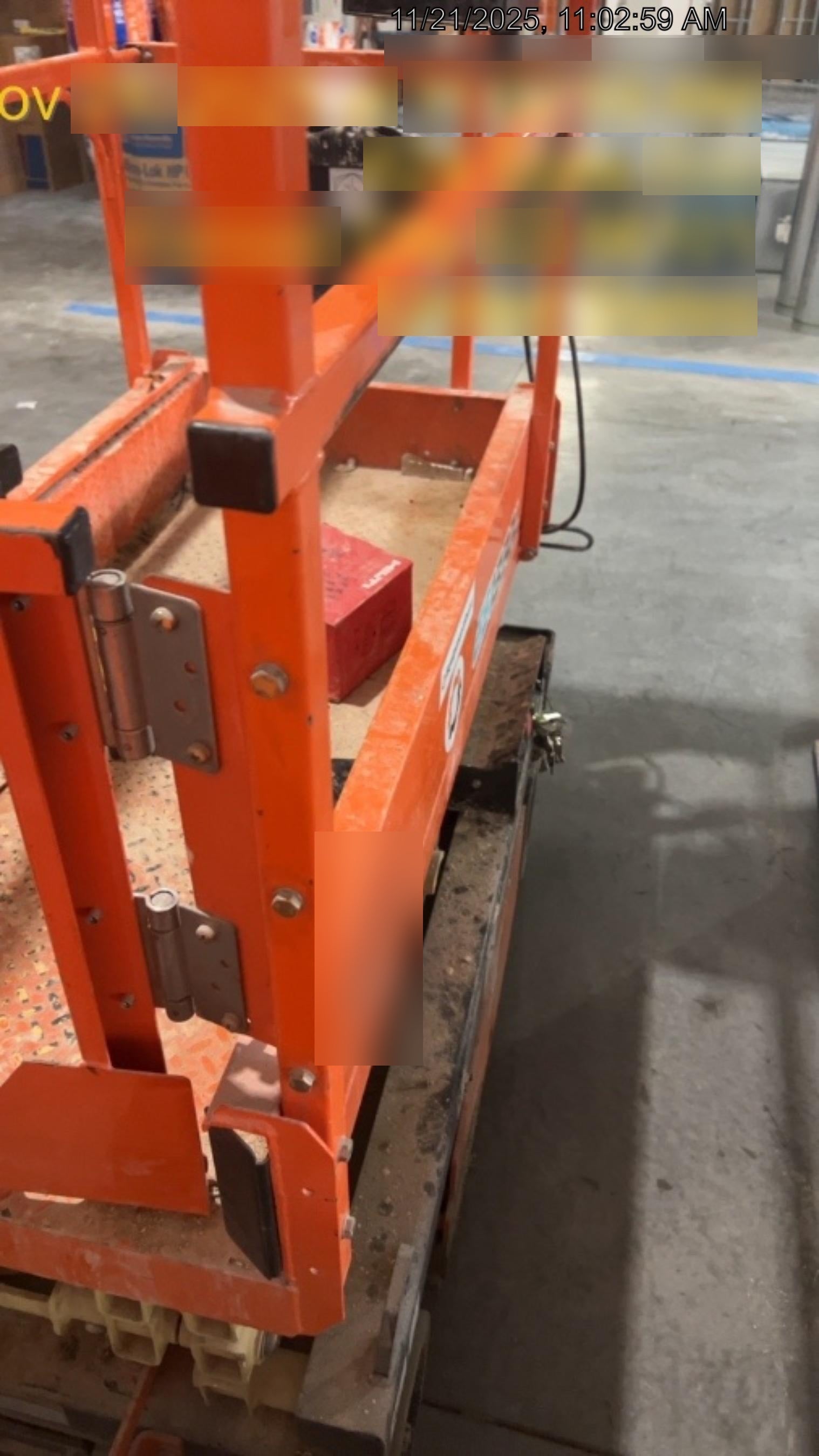 2022 JLG ES1330L