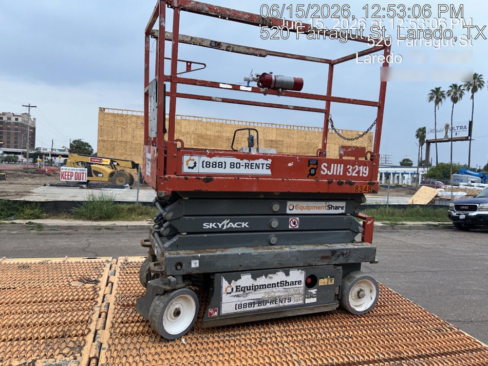 2018 Skyjack SJIII-3219 Skyjack SJIII3219 Scissor Lift w/Trojan Batteries