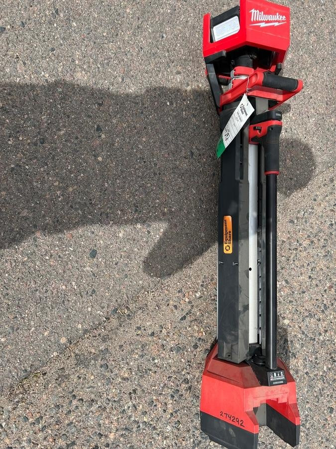 2022 MILWAUKEE 2136-20