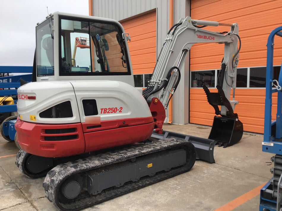 2020 TAKEUCHI TB250-2C