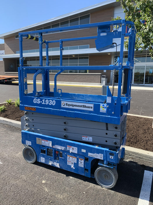 2020 Genie GS-1930 Solid Non Marking Tires, Beacon, Folding rails with half height swing gate