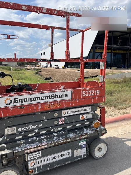 2020 Skyjack SJIII-3219 Solid NM Tires, Half height spring hinged entry gate, Dual Beacons, 800W Inverter