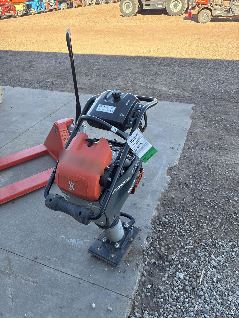 2025 HUSQVARNA LT5005