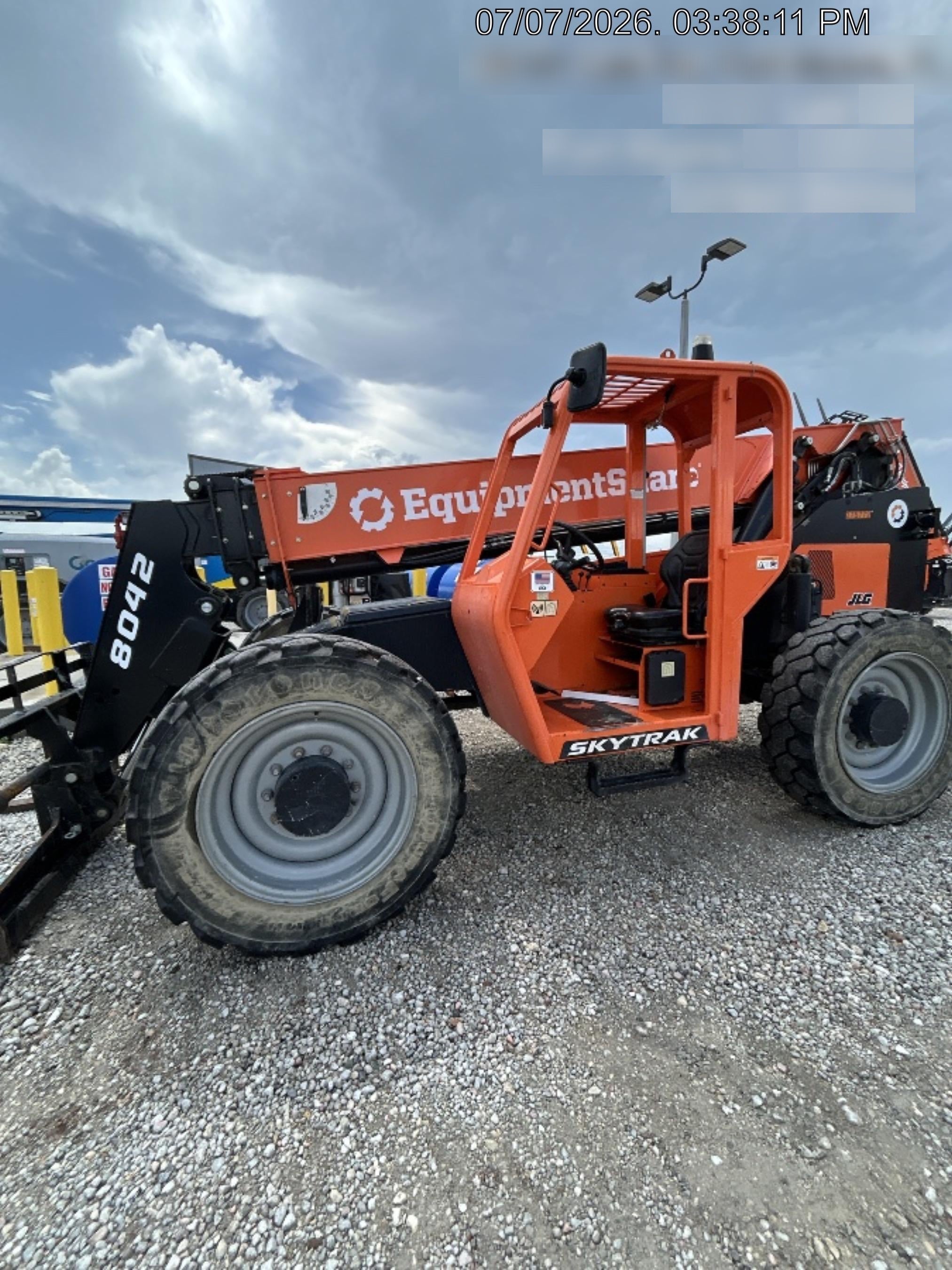 2023 SKYTRAK 8042