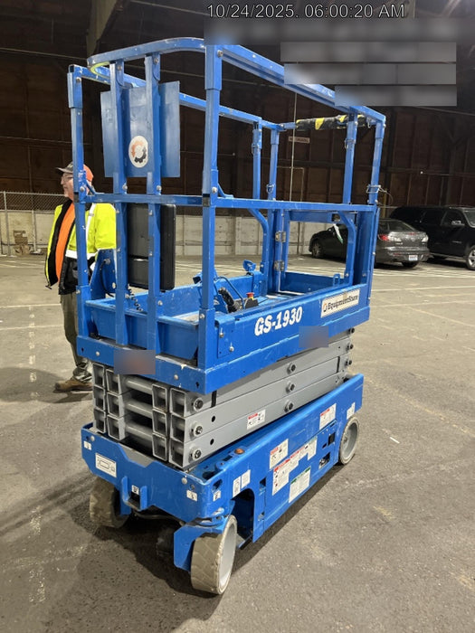 2020 Genie GS-1930 Solid Non Marking Tires, Beacon, Folding rails with half height swing gate, 800W Inverter