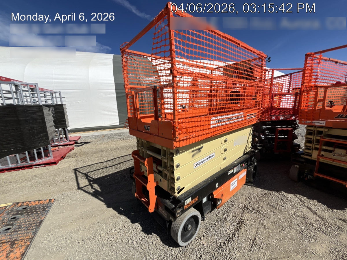 2022 JLG R3246