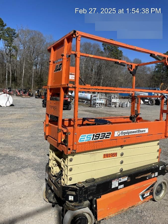 2021 JLG ES1932