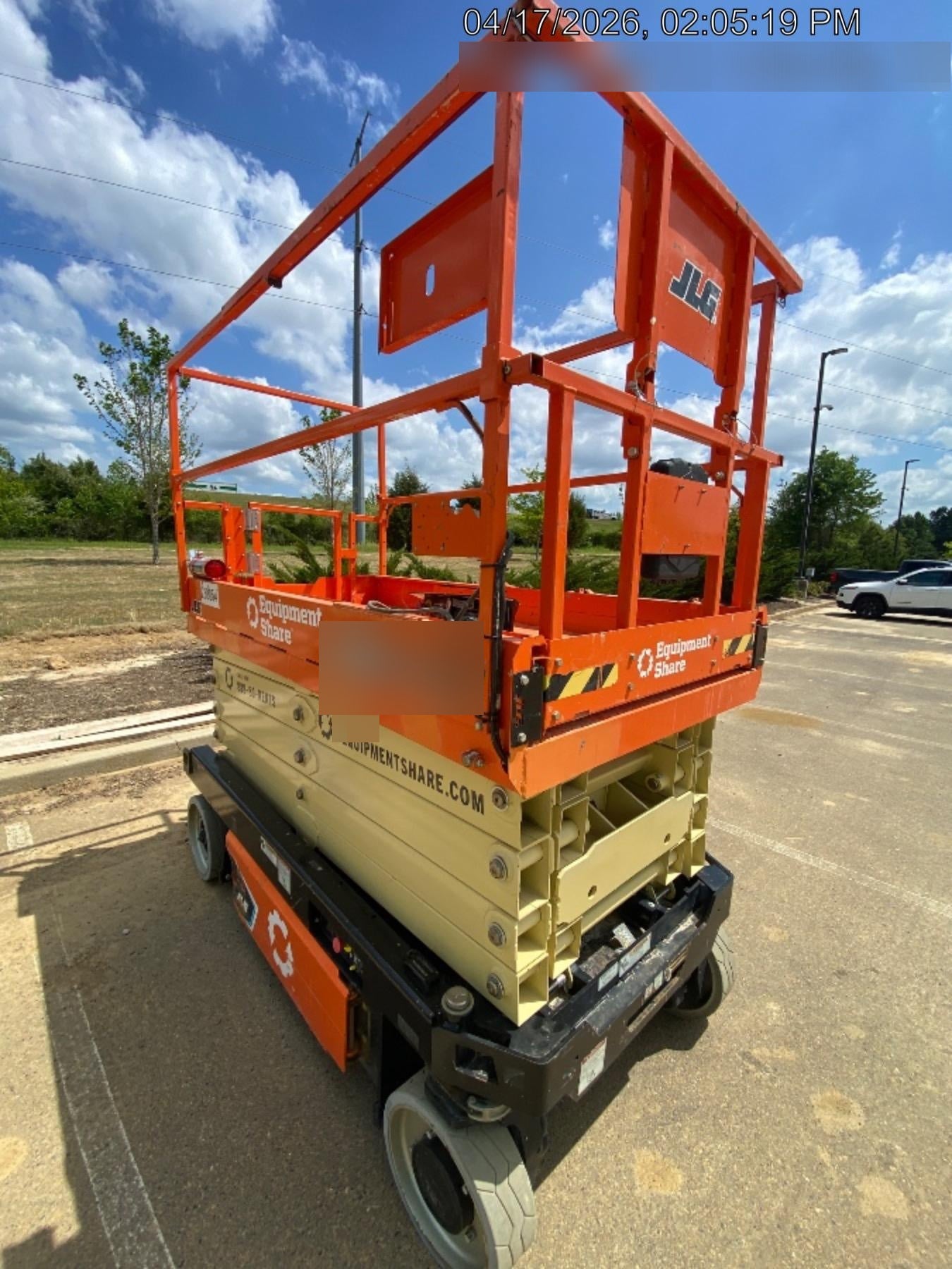 2022 JLG ES3246