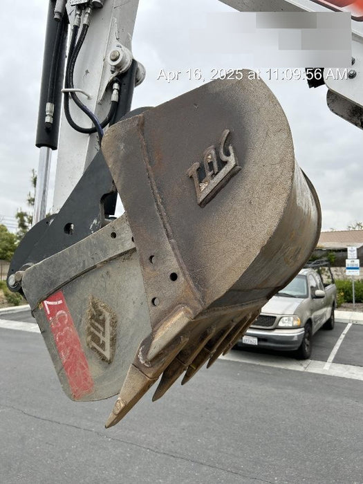 2021 DOOSAN 30" Bucket - Doosan