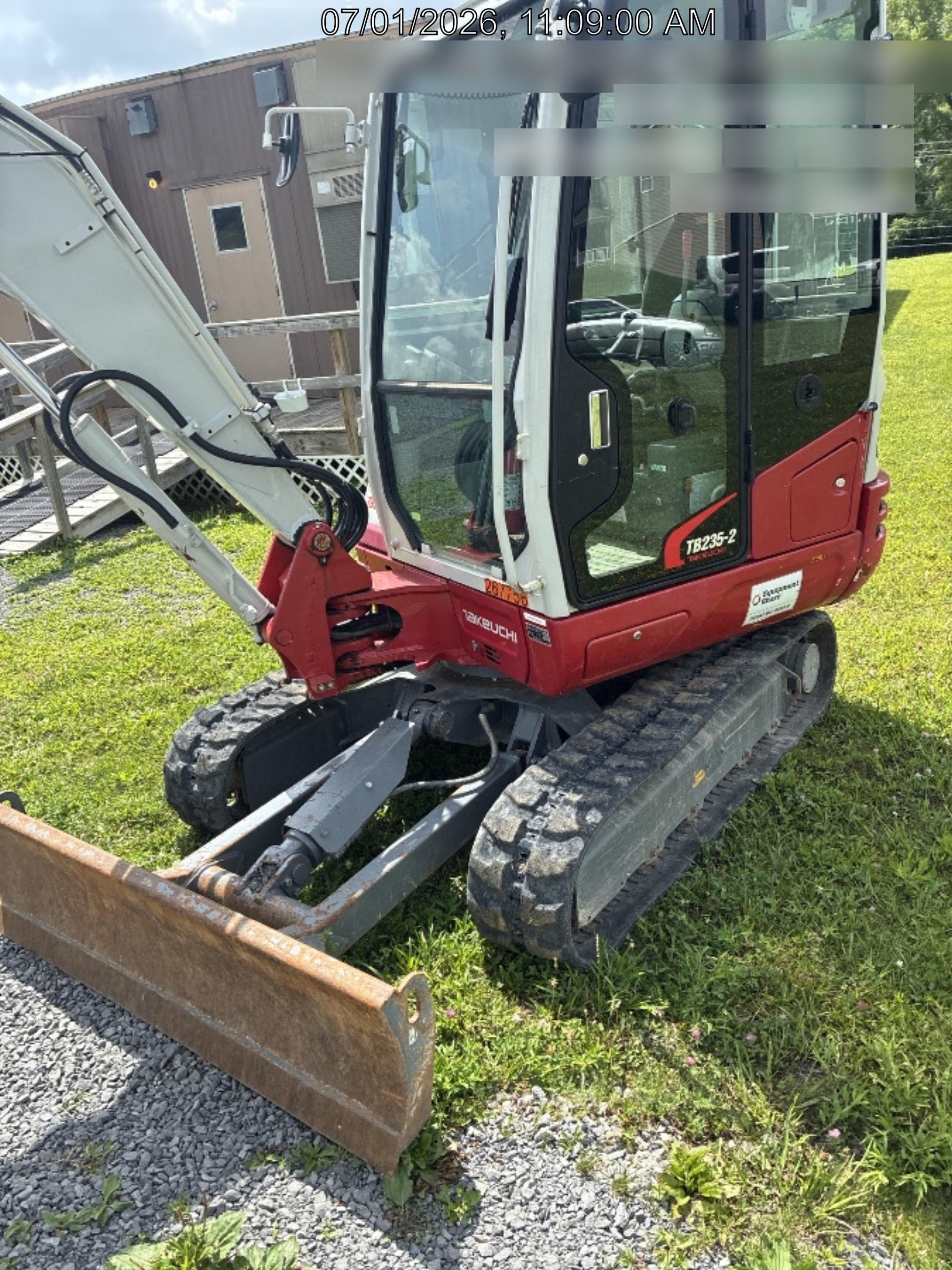 2022 TAKEUCHI TB235-2CR