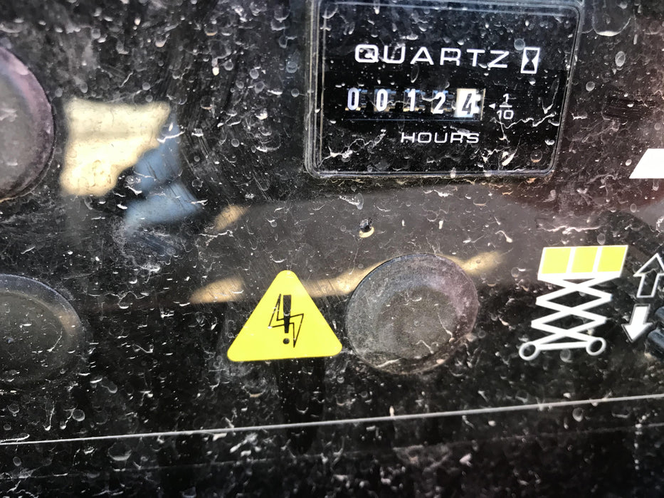 2019 JLG 4069LE Solid Non Marking Tires, Rotating Beacon