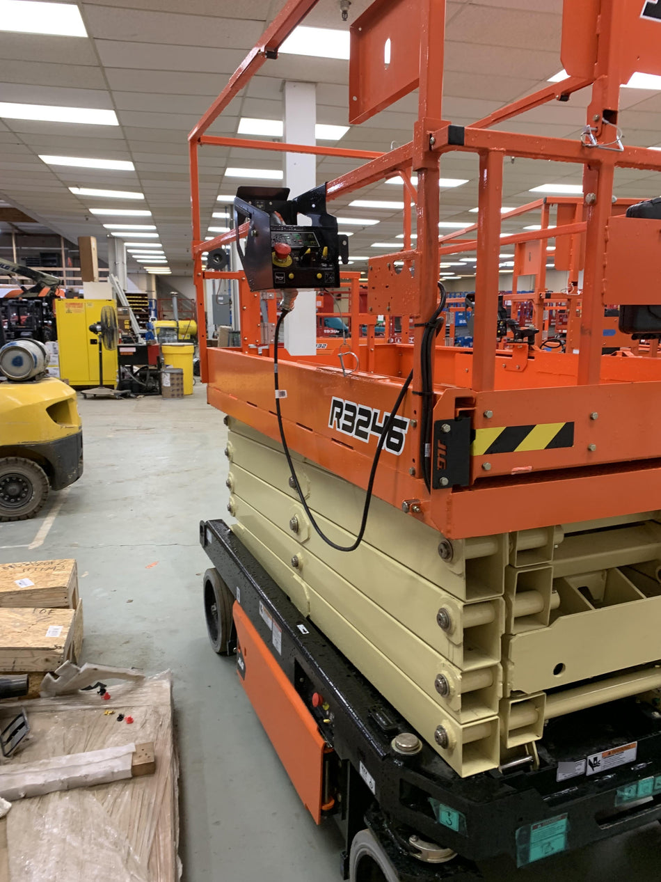 2022 JLG R3246